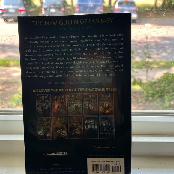 City of bones - Picture 2 of 2